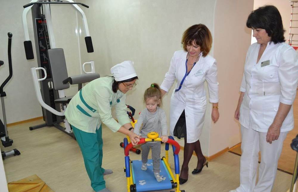 Как подготовить ребенка к первым шагам: подробный план от невролога - parents.ru | счастливые родители